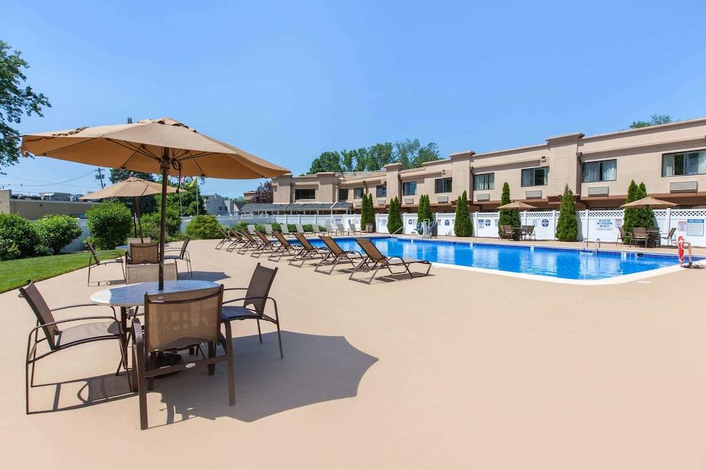 Baymont By Wyndham Pompton Plains/Wayne Hotel Pequannock Eksteriør billede